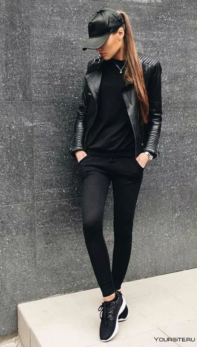 Чёрная одежда для девушек модная