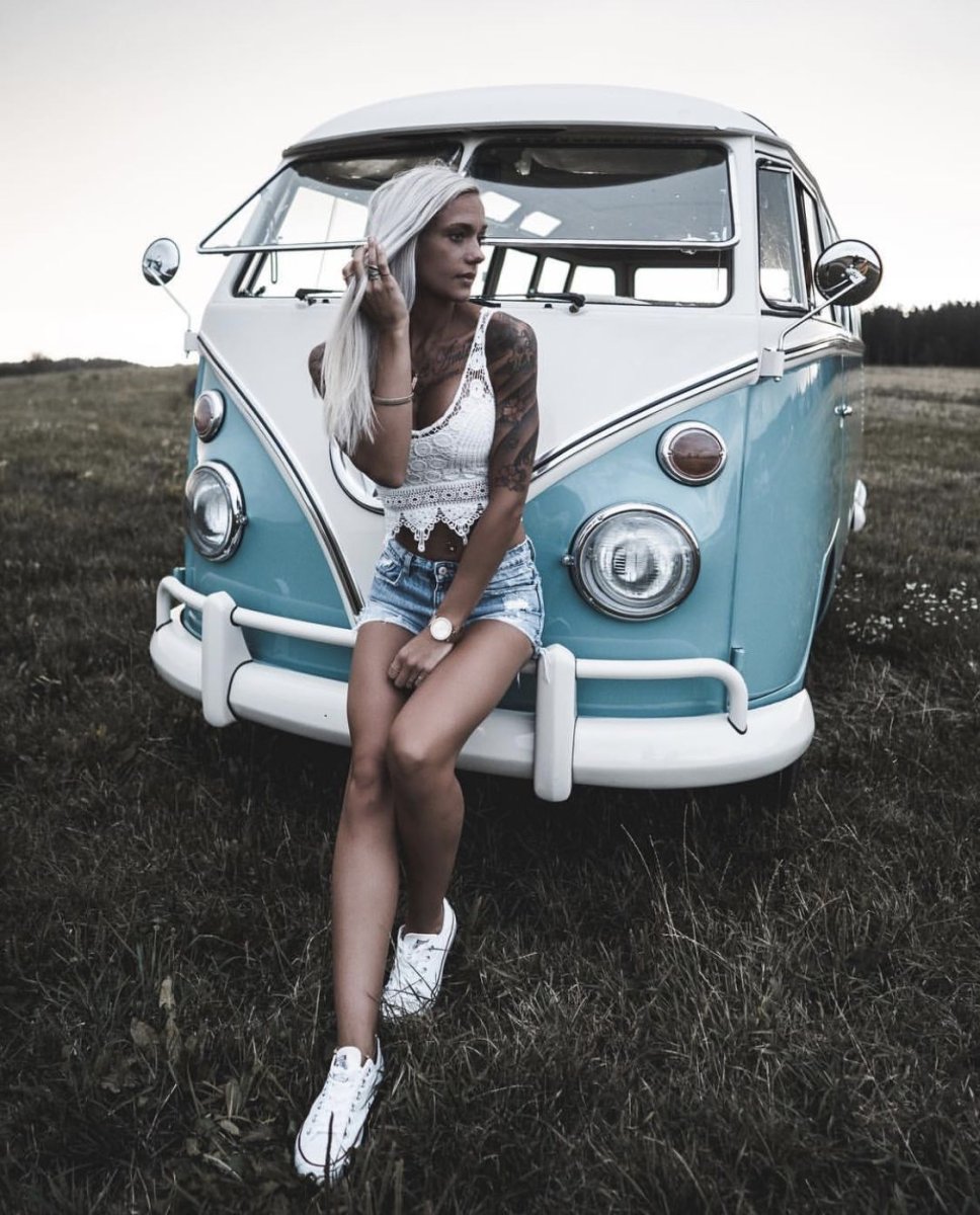 Volkswagen и девушки