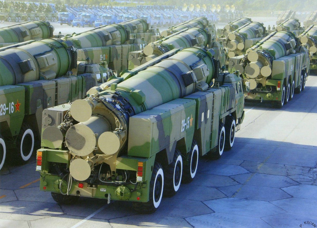 Дунфэн-21 баллистическая ракета