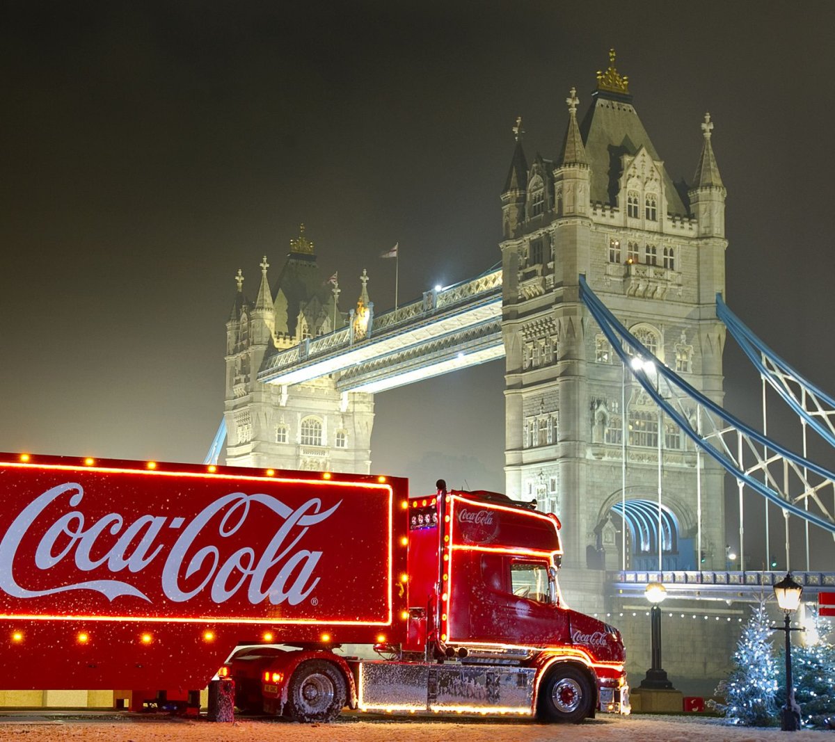 Новогодние Грузовики Coca-Cola
