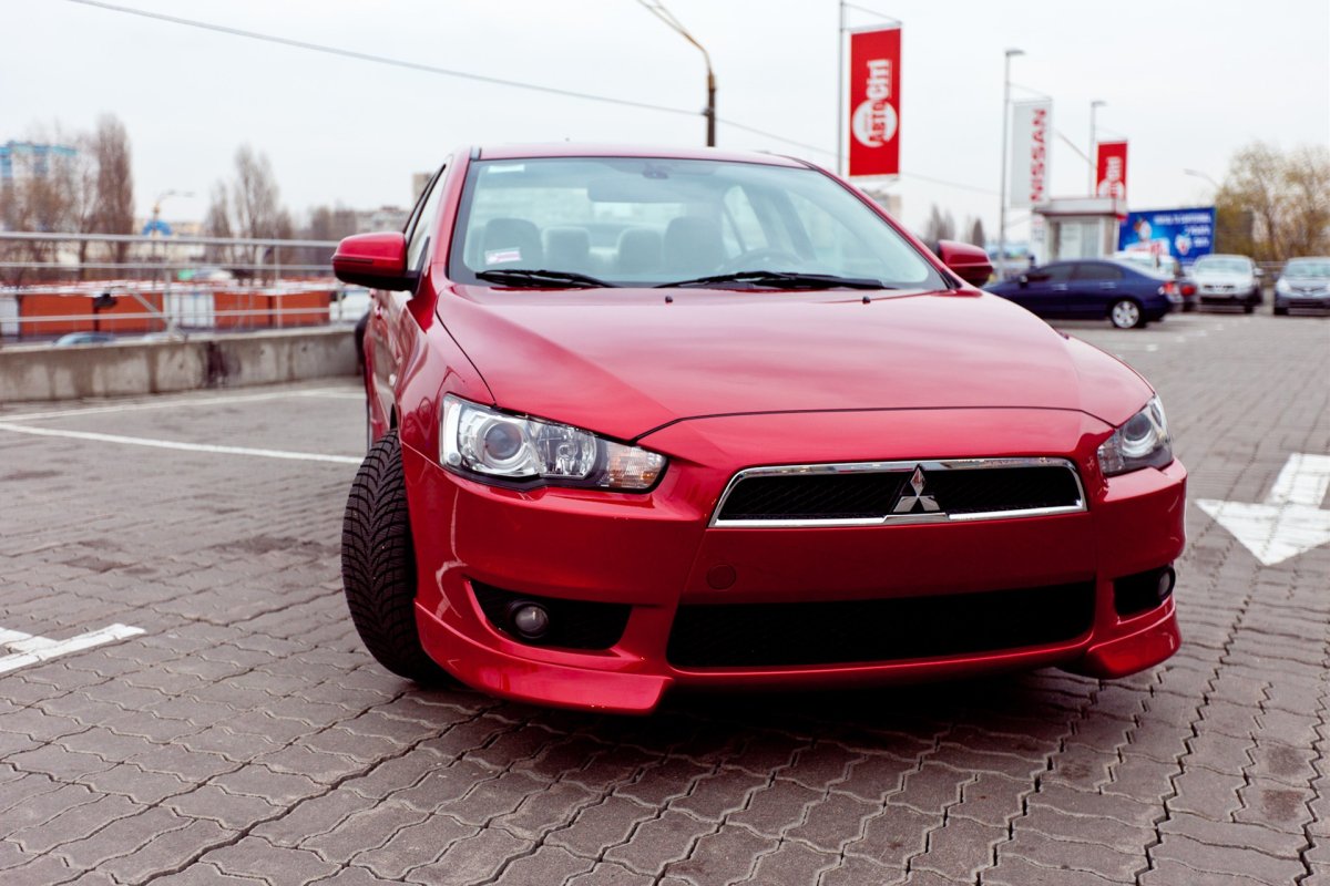 Мицубиси Лансер 10 2007 красная