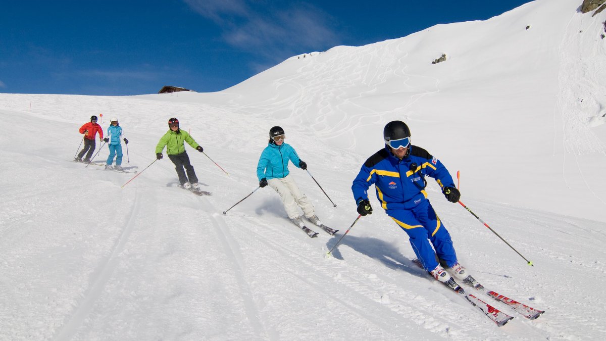 Кататься на горных лыжах