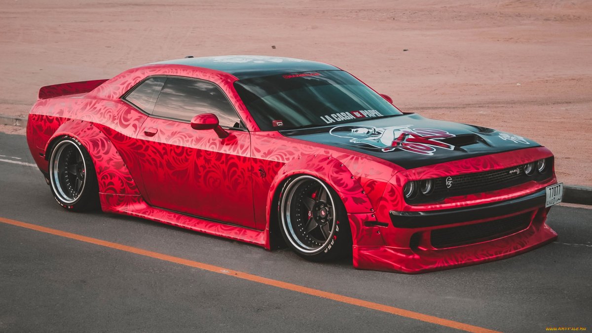 Hellcat dodge Challenger тюнингованный