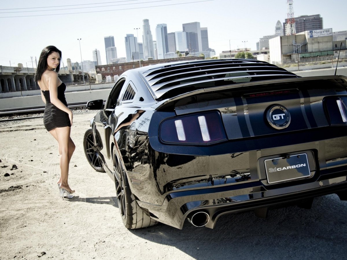 Форд Мустанг Шелби gt 500 и девушки