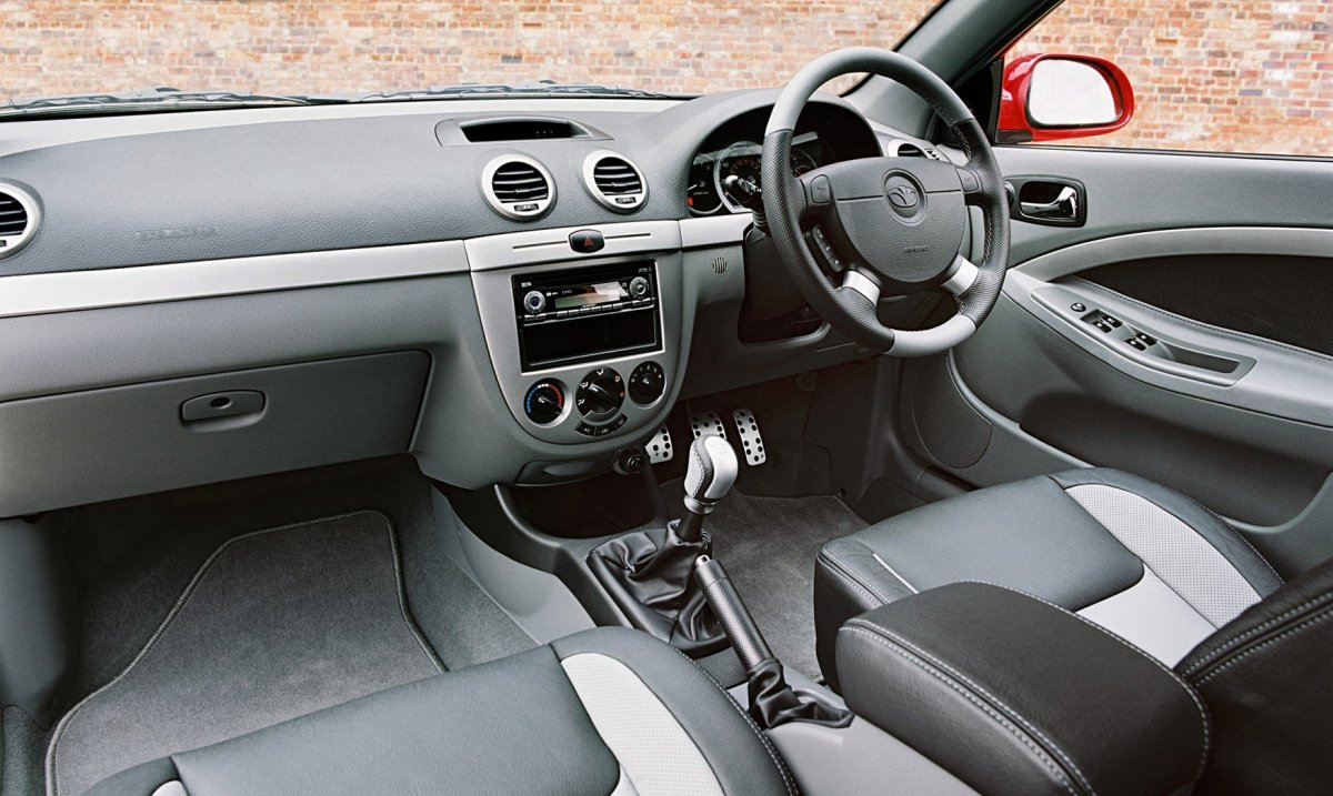 Chevrolet Lacetti хэтчбек салон