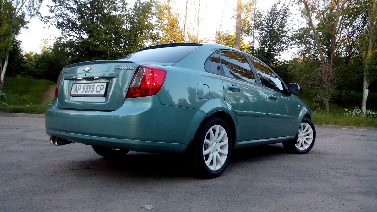 Chevrolet Lacetti зеленый