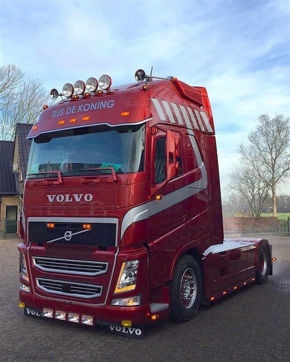Volvo FH Tuning Red