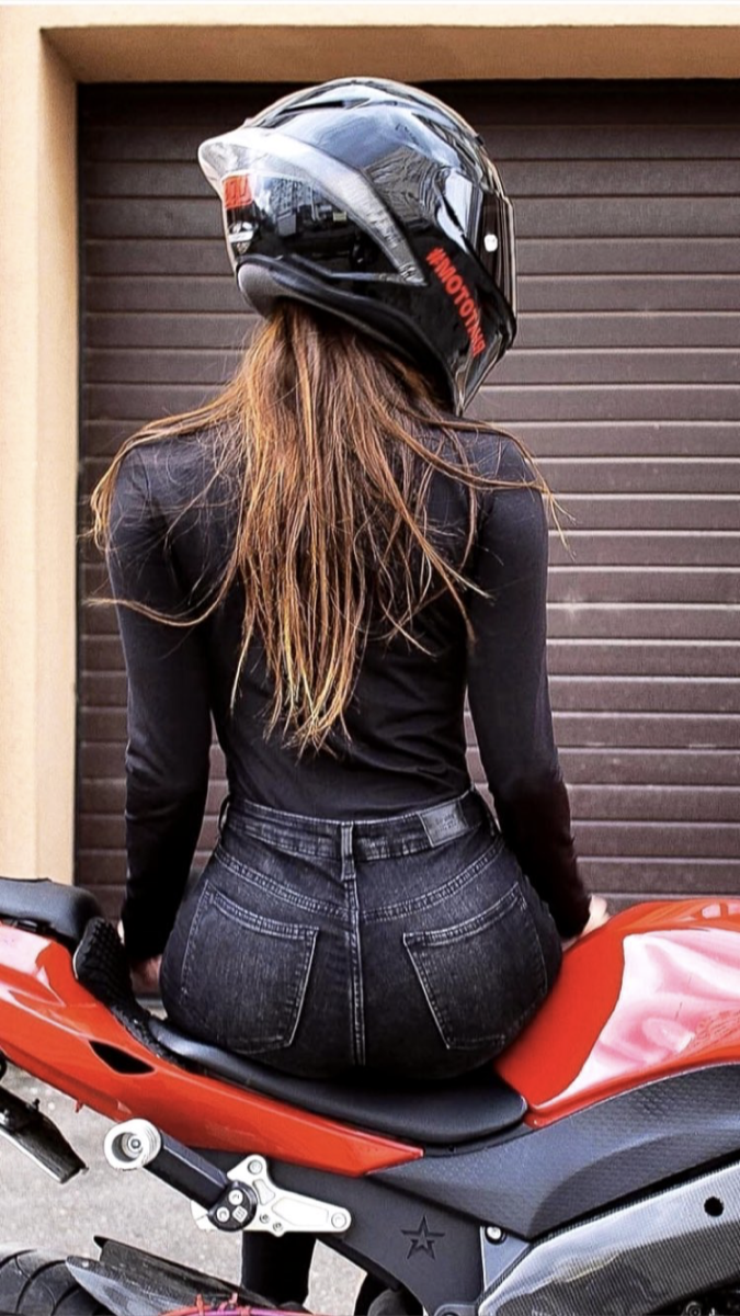 Таня Озолина без мотоцикла