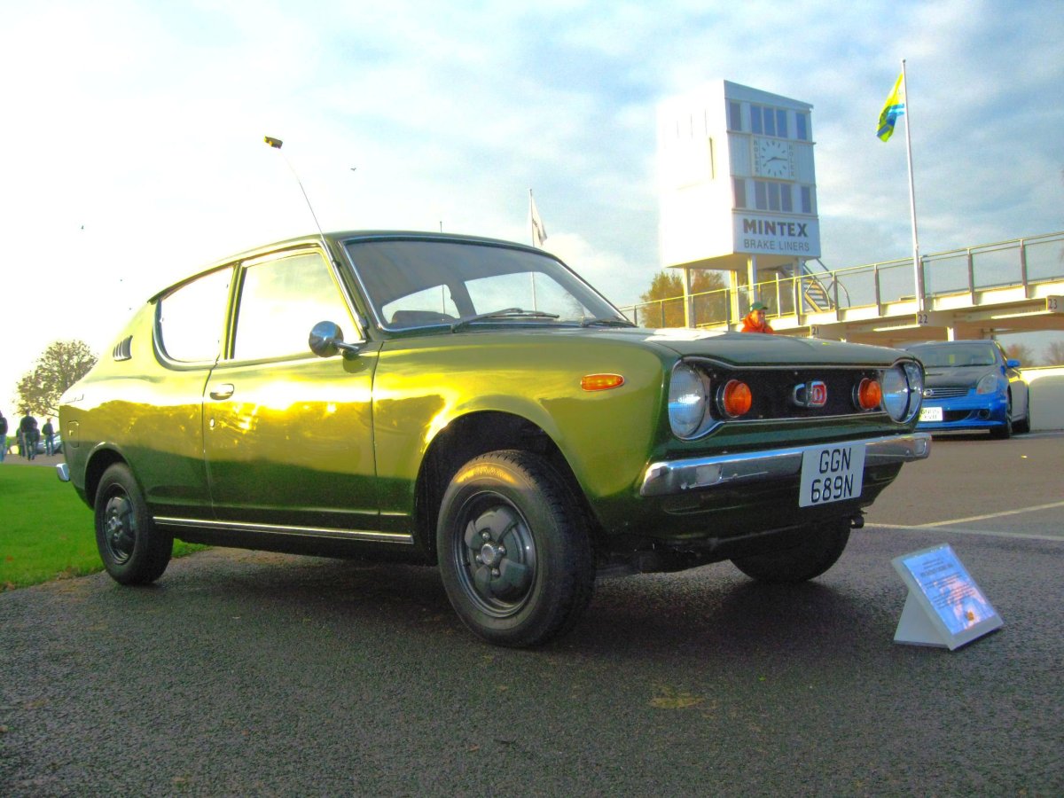 Машина Datsun 100a