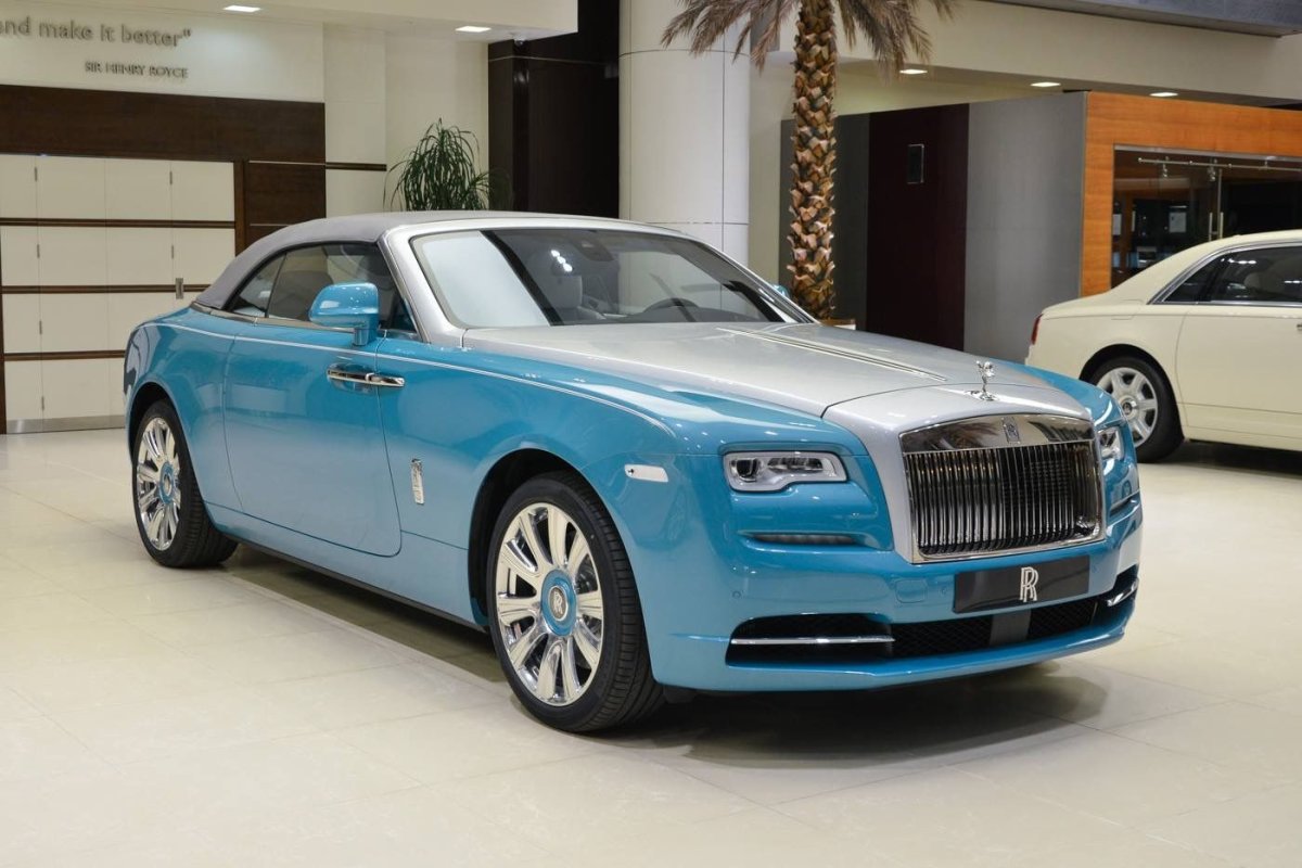 Rolls Royce Wraith голубой