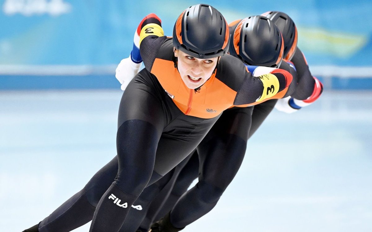 Евгения Захарова конькобежка