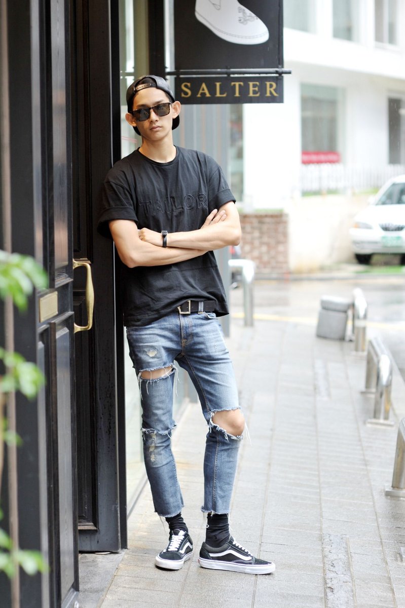 Джинсы с кедами мужские