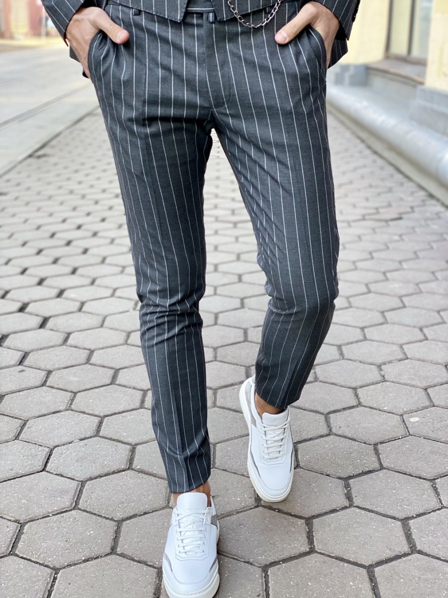 Костюм тройка с белыми кедами