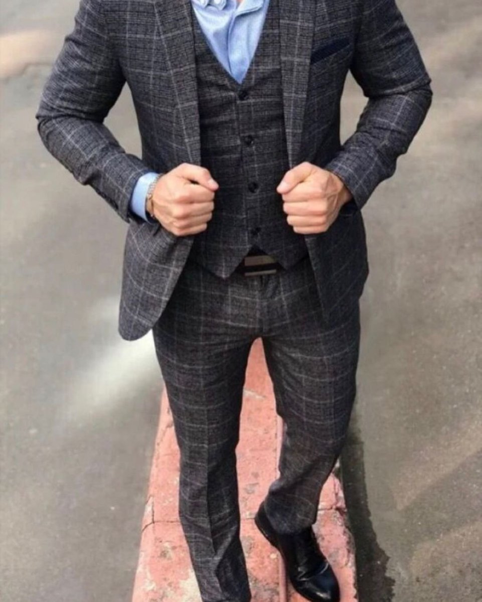 Костюм тройка с кедами мужской