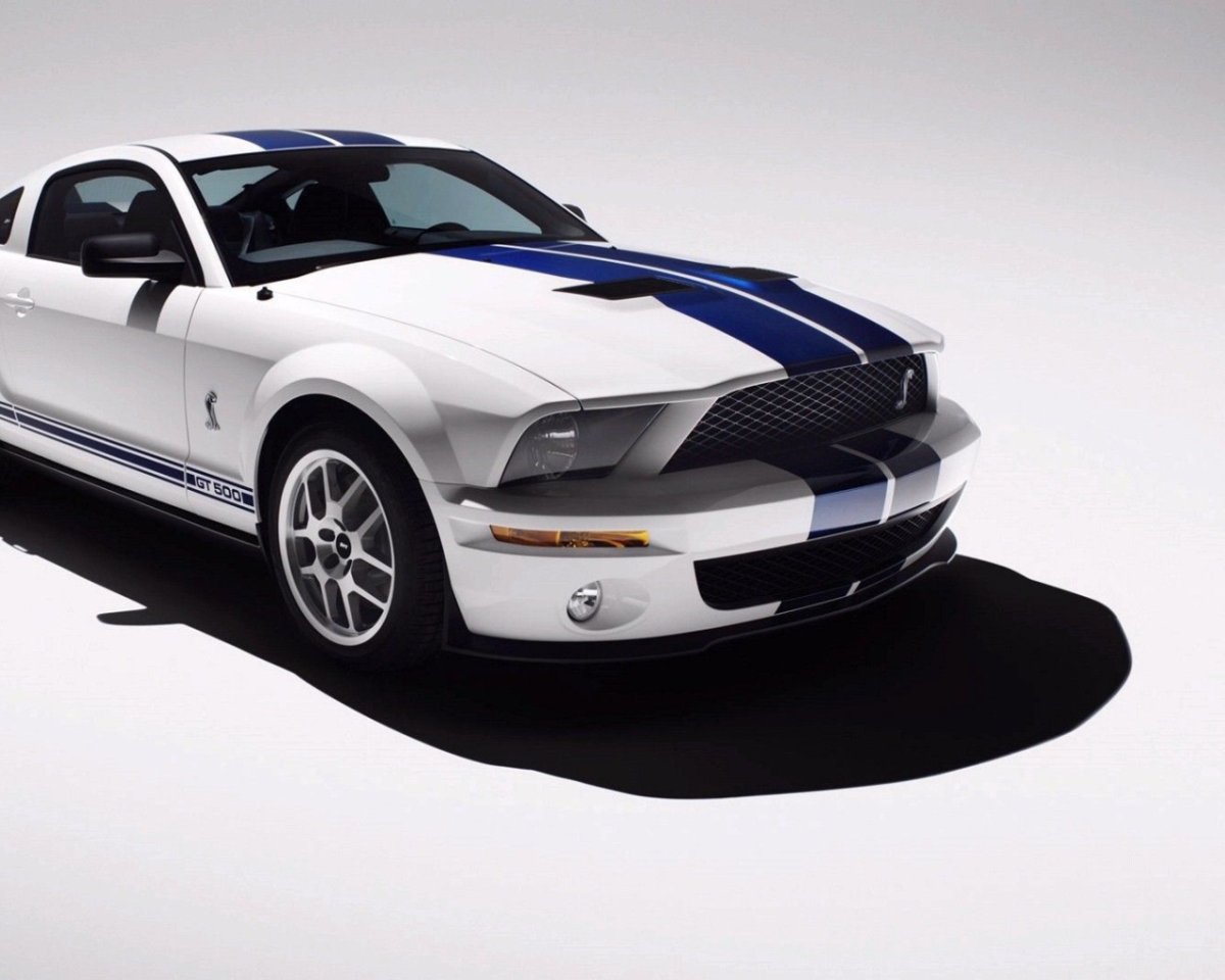 Ford Shelby gt500 White