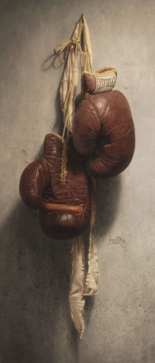 Старые боксерские перчатки