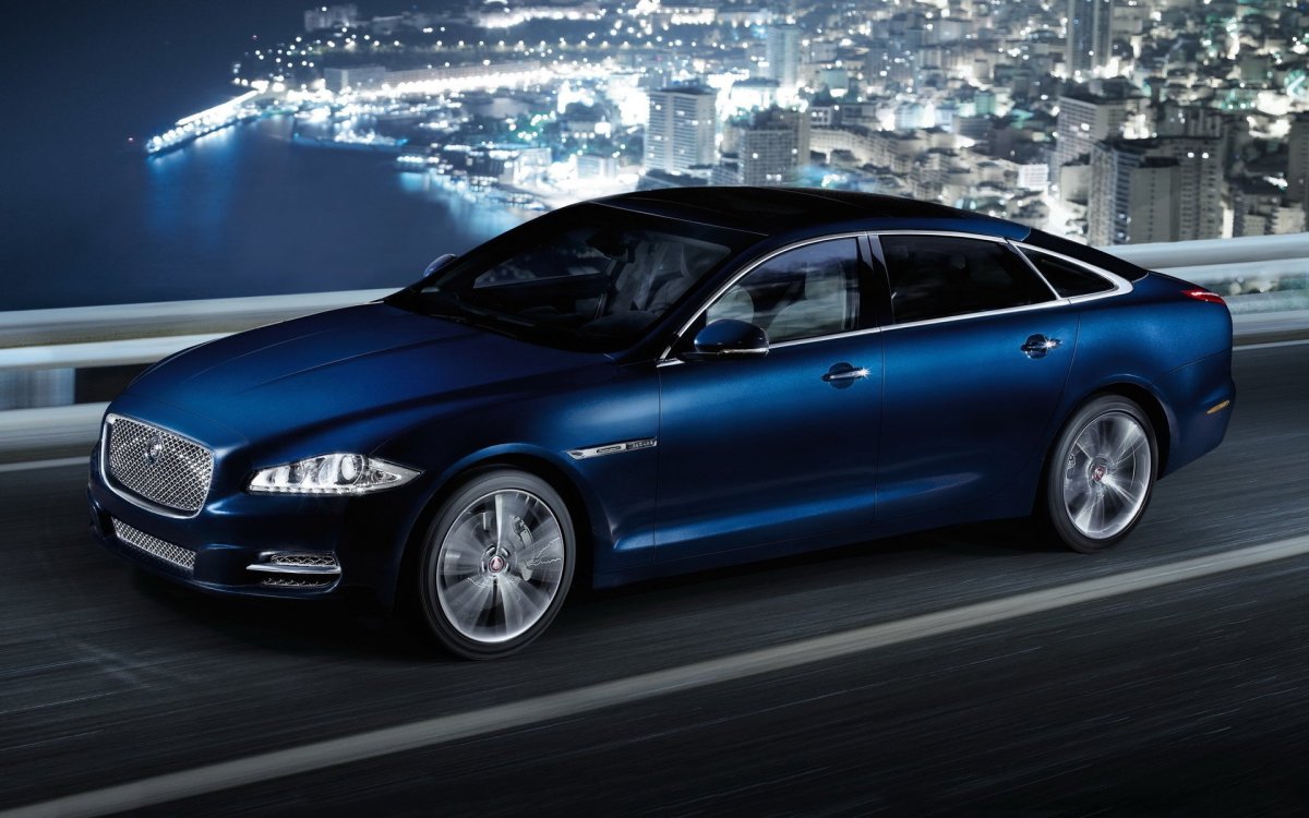 Jaguar XJ 2015 синий