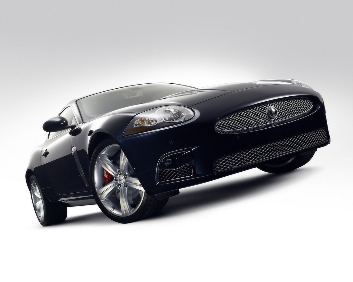 Jaguar XKR Portfolio