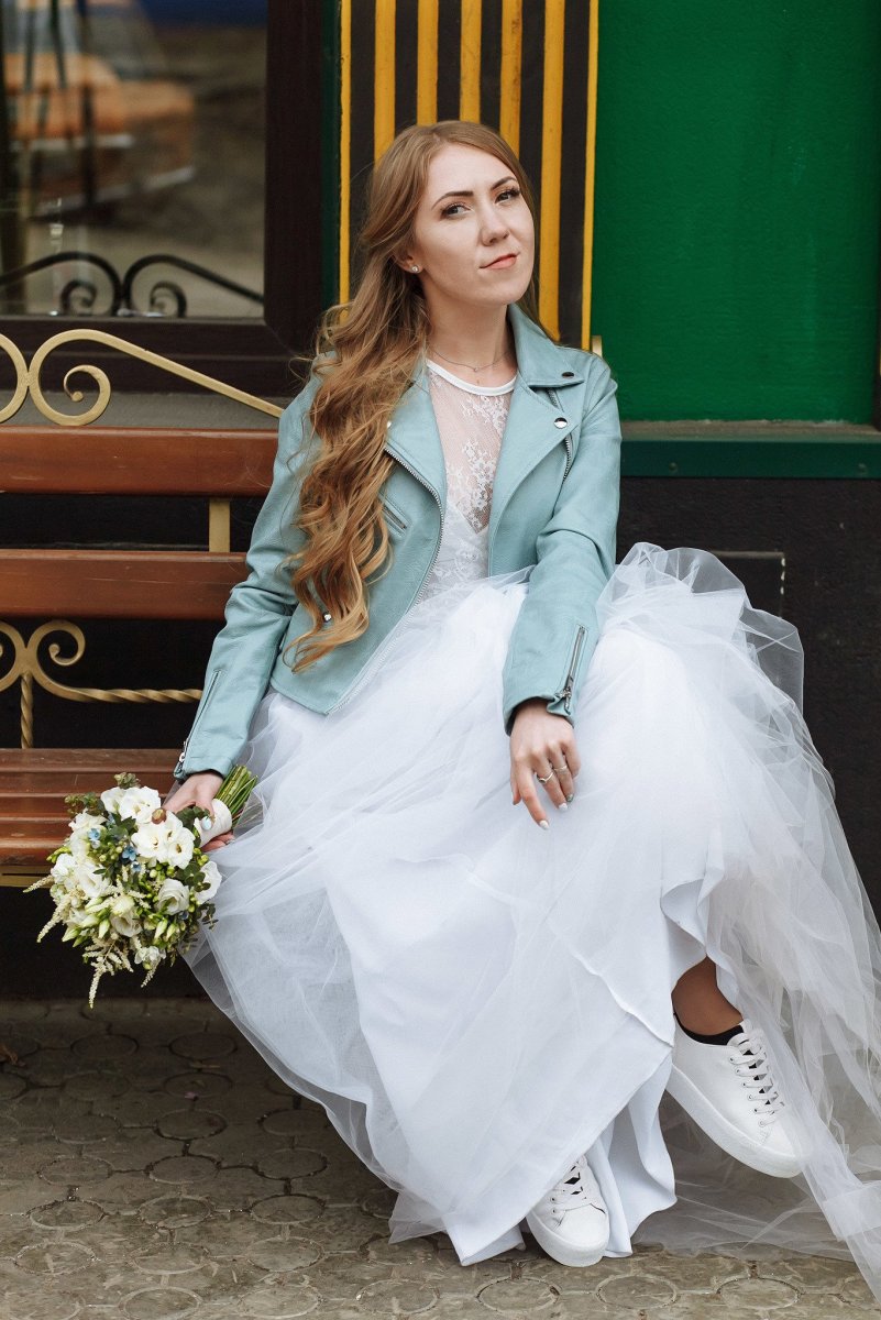 Свадебное платье с кедами