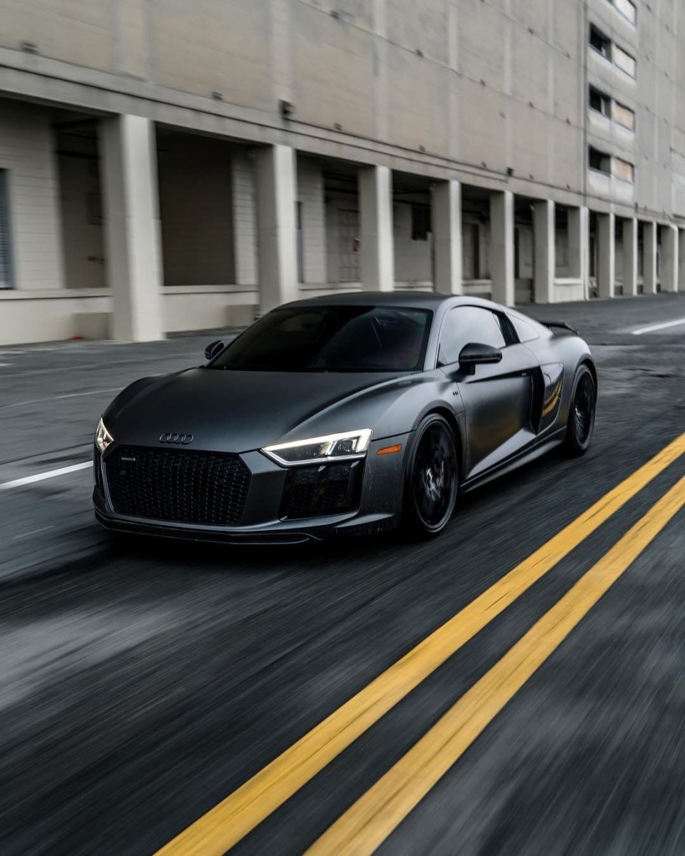 Ауди спорткар r8