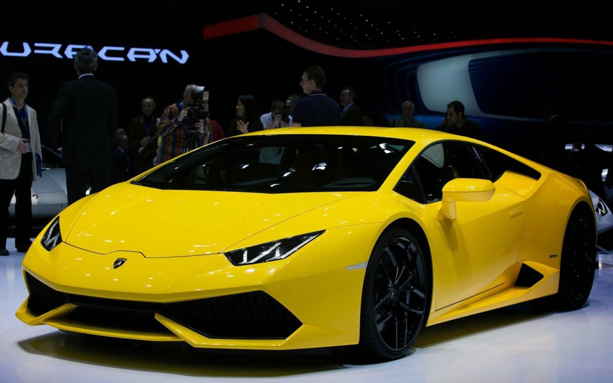 Lamborghini Huracan желтая