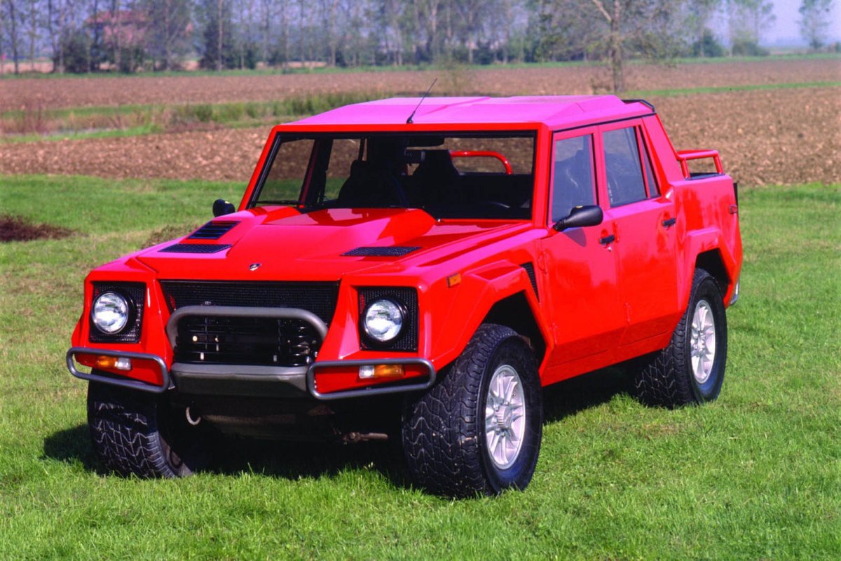 Lamborghini внедорожник lm002