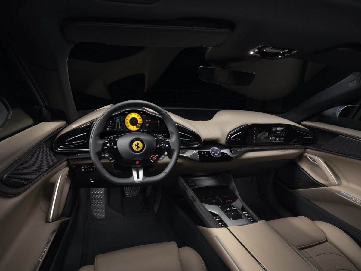 Кроссовер Ferrari Purosangue салон