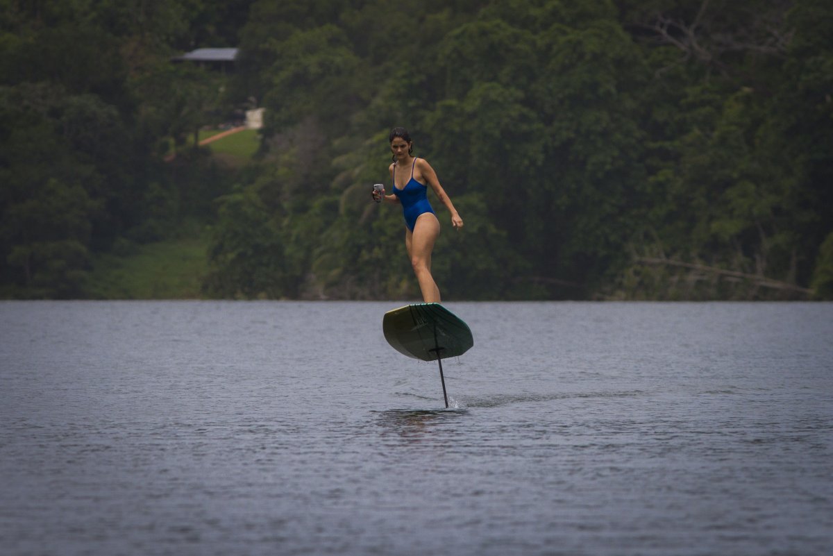 Покататься на доске по воде