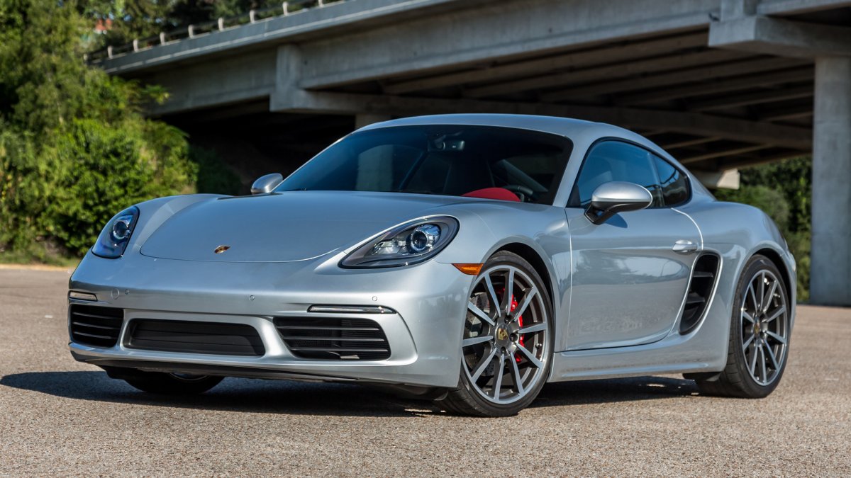 Спорткары Порше Cayman