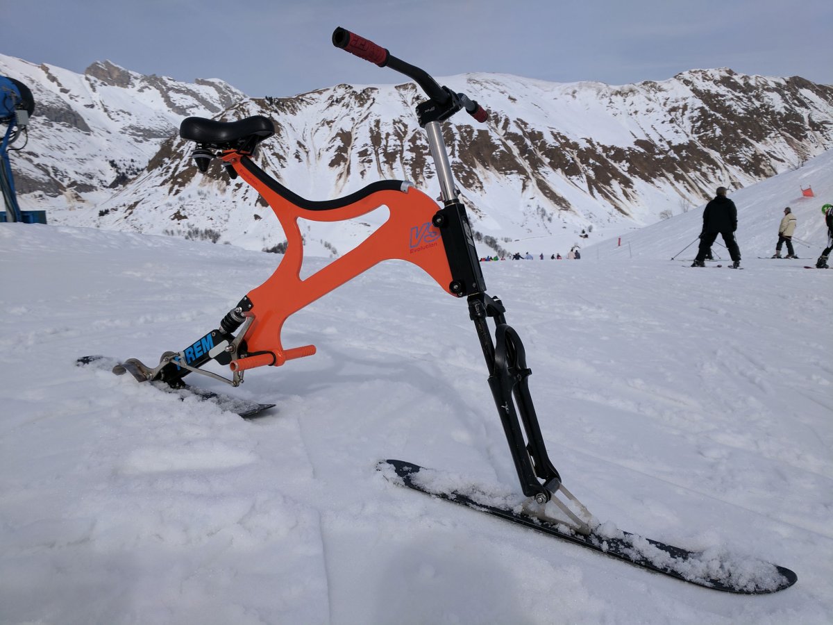 Снежный велосипед Snowbike