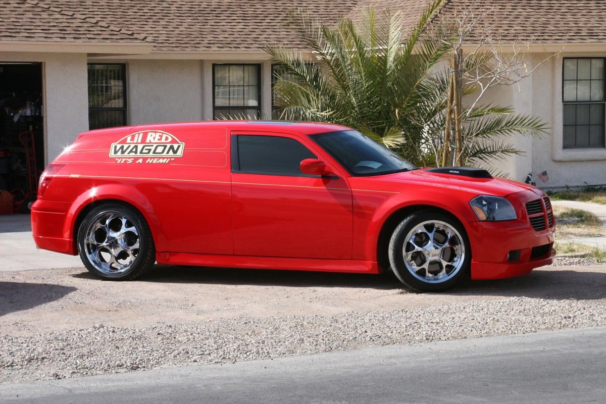 Dodge Magnum RT Red