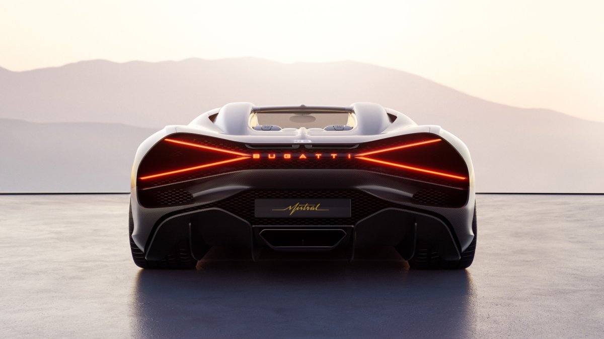 2024 Bugatti w16 Mistral