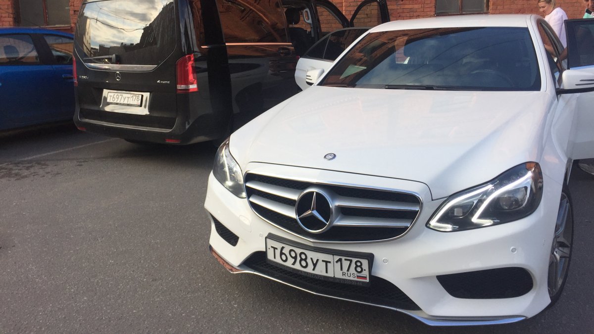 Мерседес e200 е059кх 178