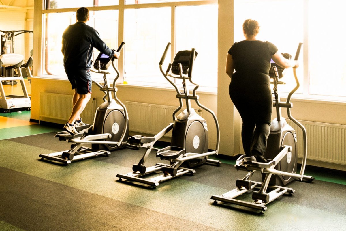 Эллиптический тренажер MOTIVEFITNESS h980ems