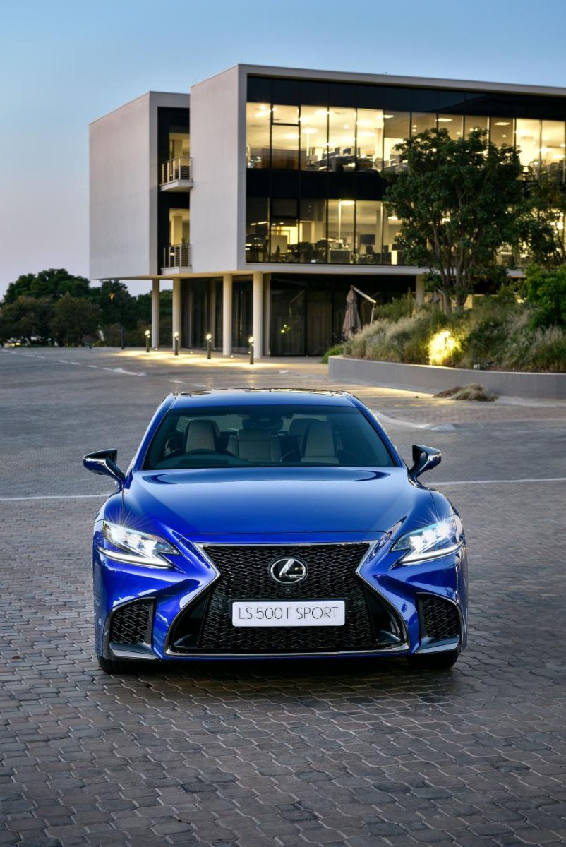 Лексус лс 500 f Sport