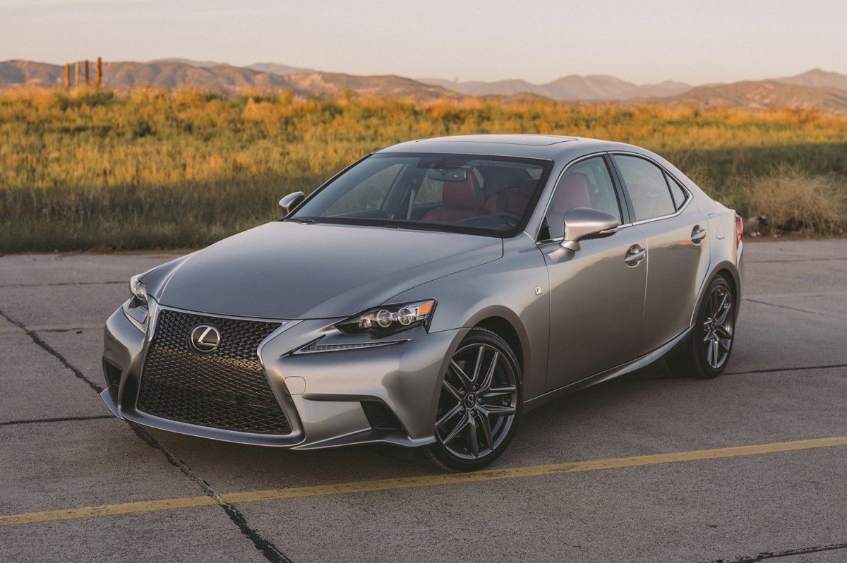 Lexus is 200t f Sport