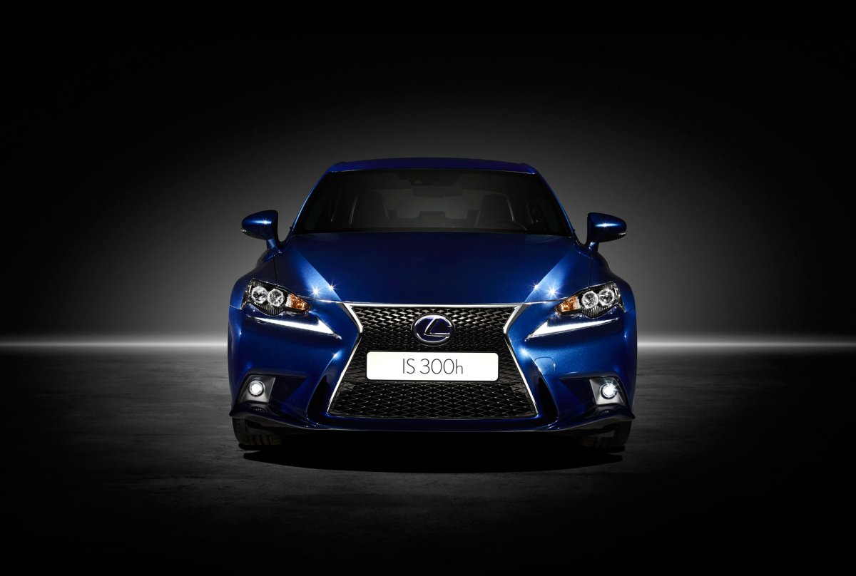 Lexus is 300h 2014