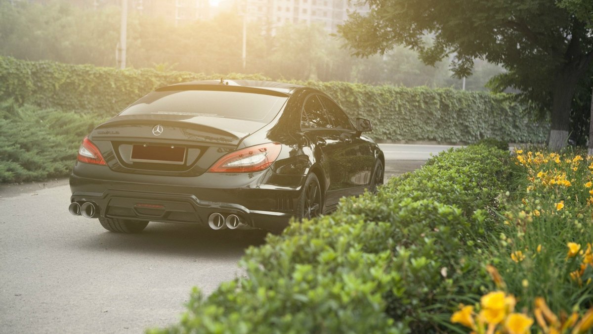 Mercedes-Benz cls63 AMG на улице