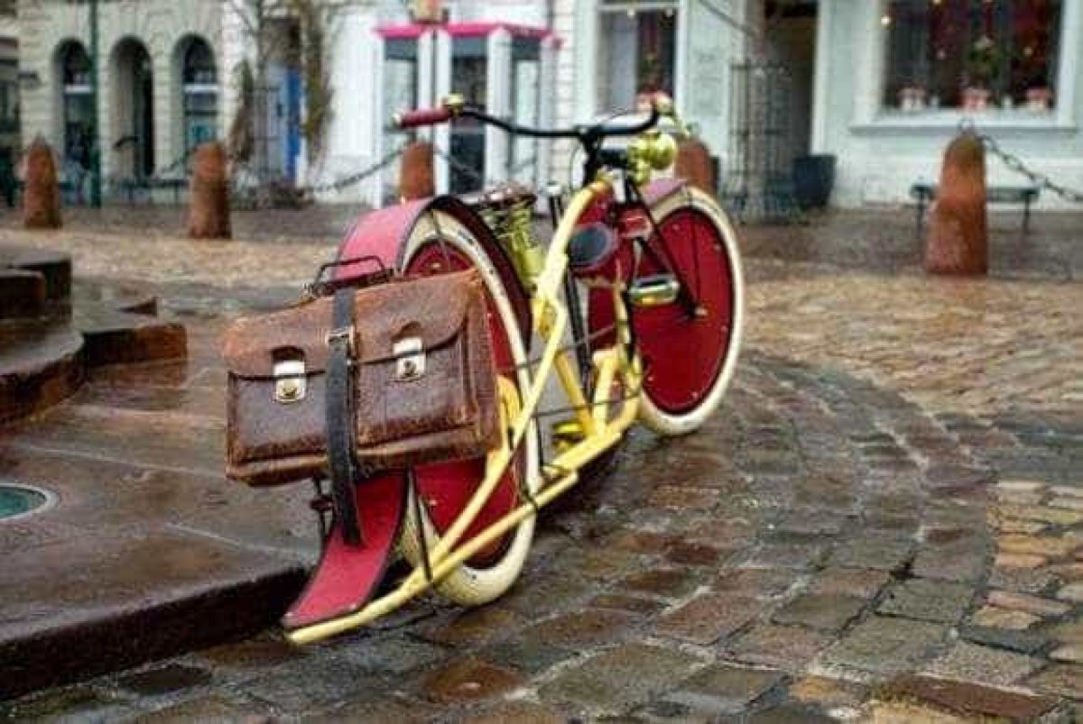 Старый город и велосипеды креативные