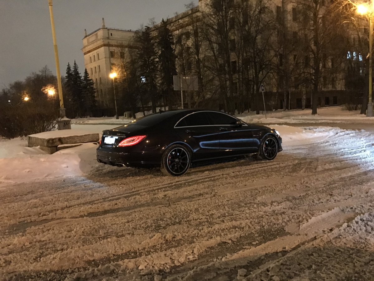 Мерседес CLS 63 AMG зима