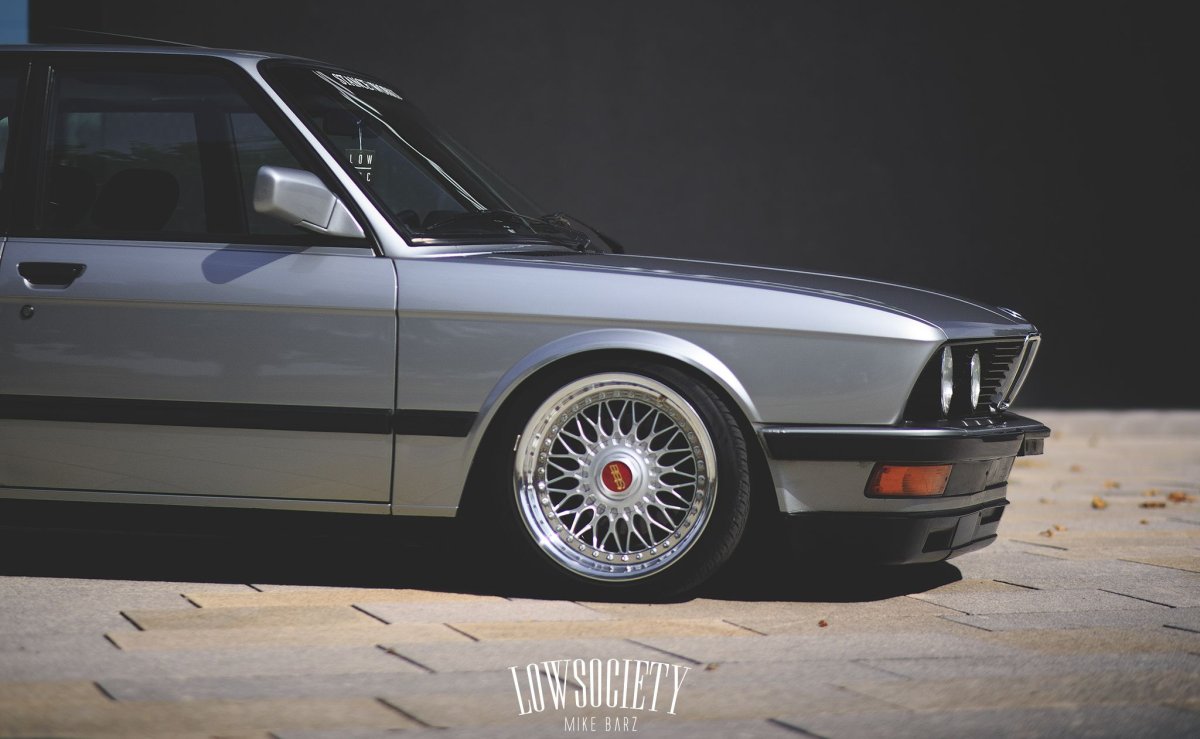 BMW e28 серый матовый