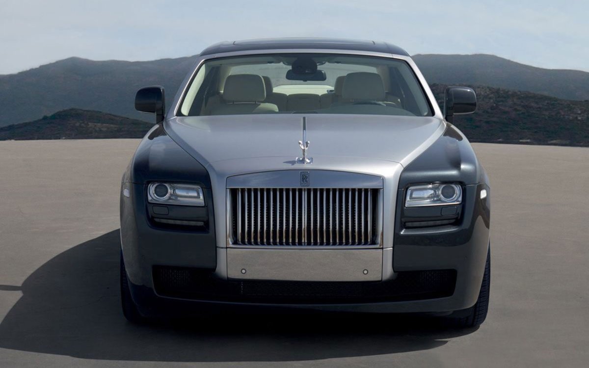 Похожие на роллс ройс. Rolls Royce Ghost 2009. Rolls Royce Ghost 2010. Rolls Royce Ghost 2014. Rolls Royce Ghost.