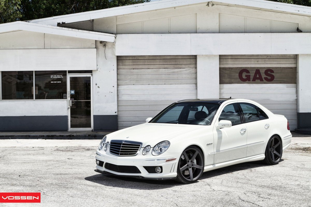 Mercedes-Benz w211 White