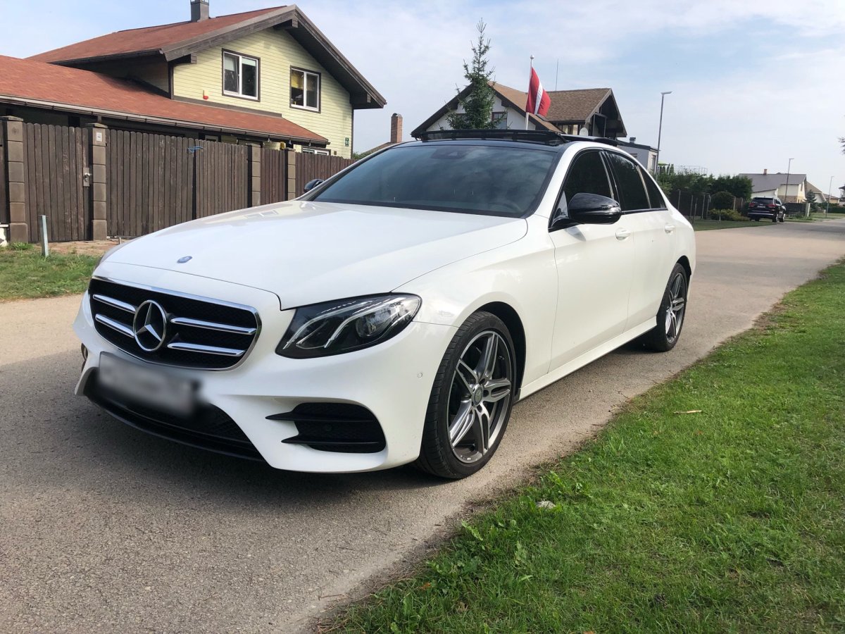 Мерседес-Бенц w213 белый
