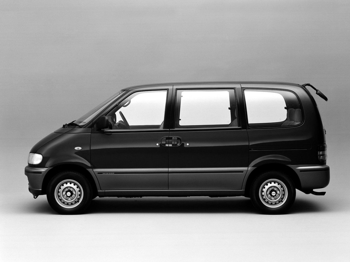 Nissan Serena i (c23)
