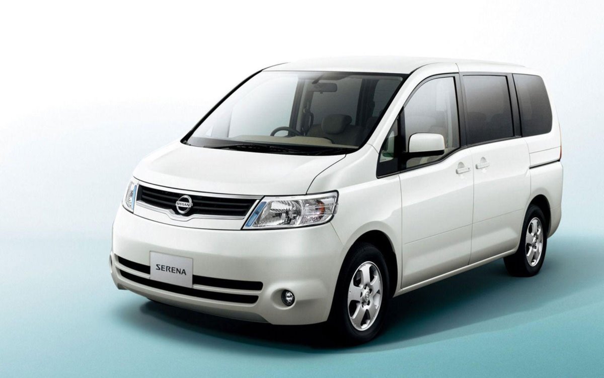Nissan минивэн Serena