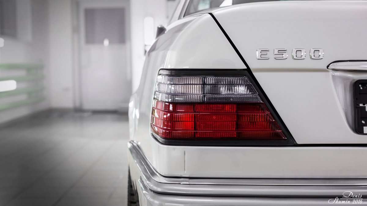 W124 Mercedes Rear