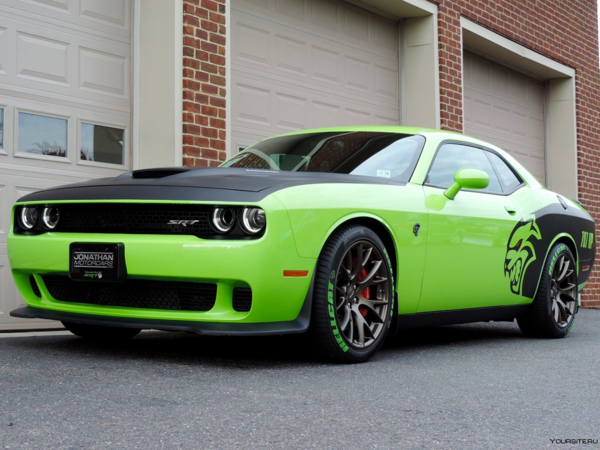 Dodge Challenger srt Hellcat