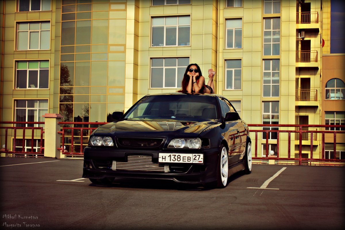 Toyota Chaser Tourer v и девушка