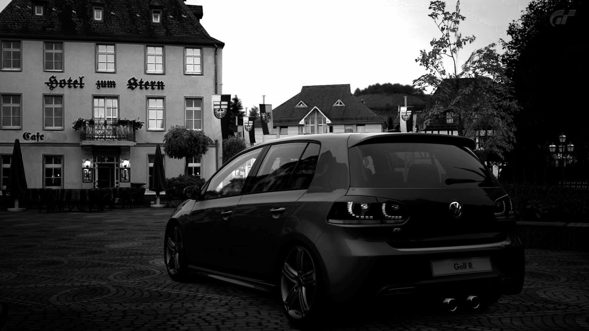 Белый чёрный Volkswagen Golf 6